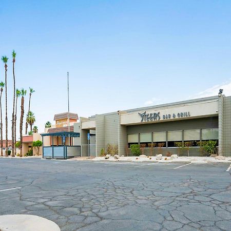 Royal Plaza Inn Indio Exterior photo
