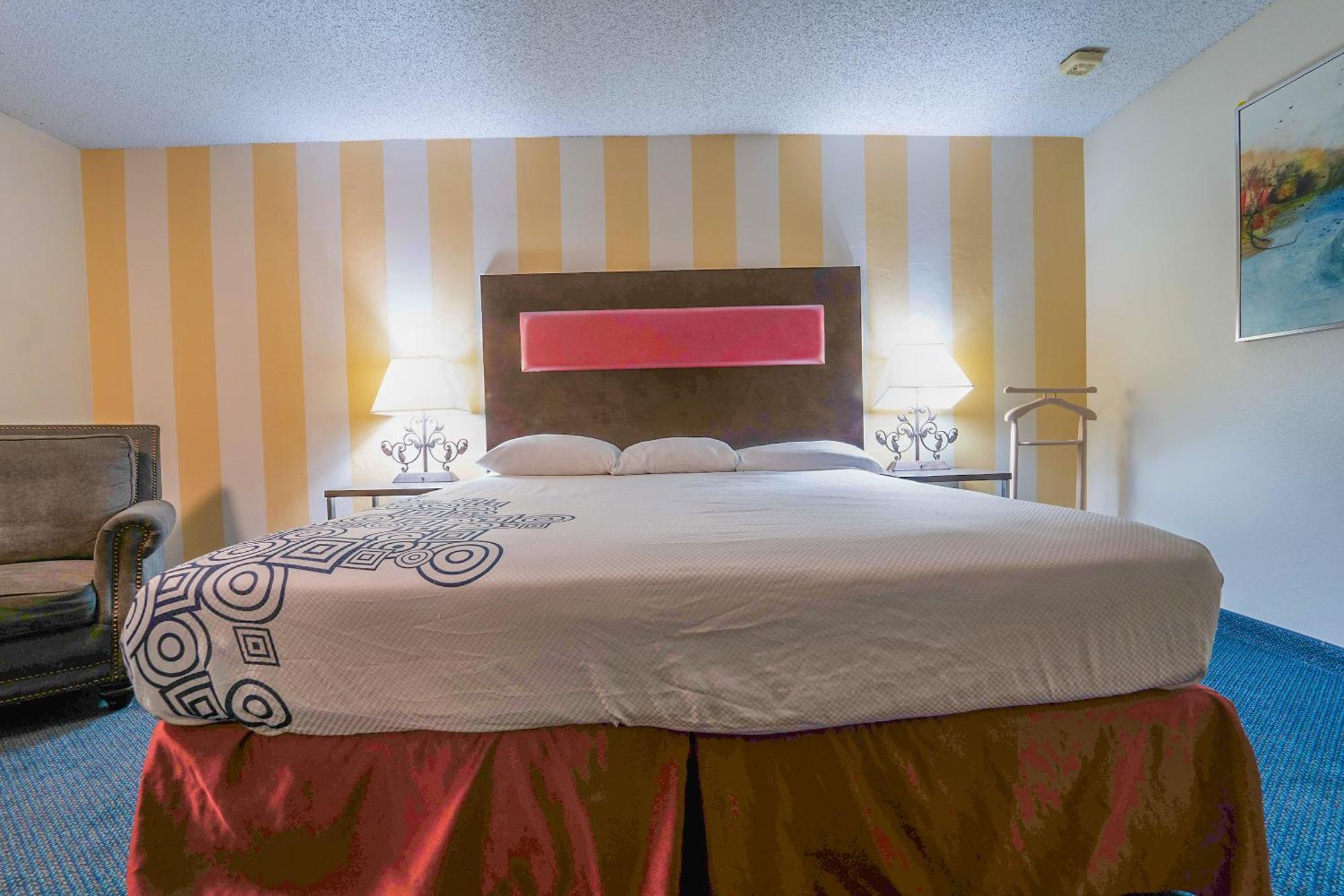 Royal Plaza Inn Indio Exterior photo