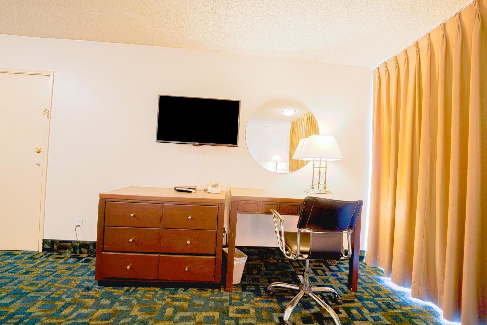 Royal Plaza Inn Indio Exterior photo