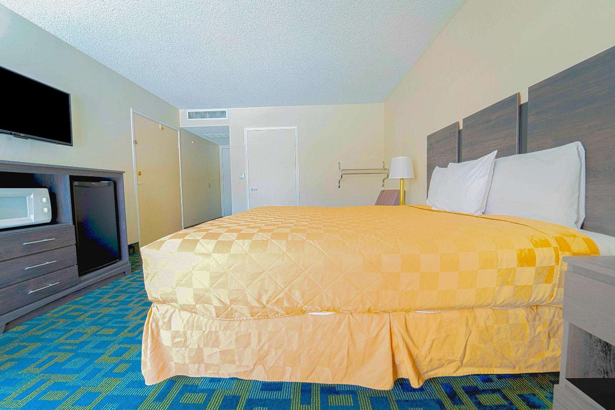 Royal Plaza Inn Indio Exterior photo