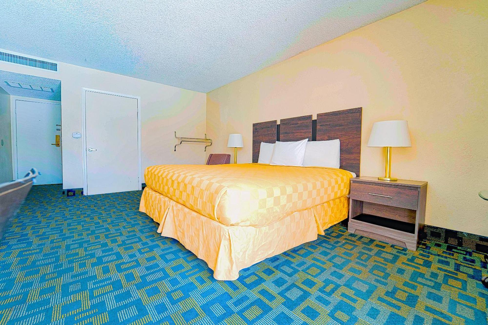 Royal Plaza Inn Indio Exterior photo